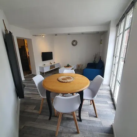 Meuble, Bord De Seine